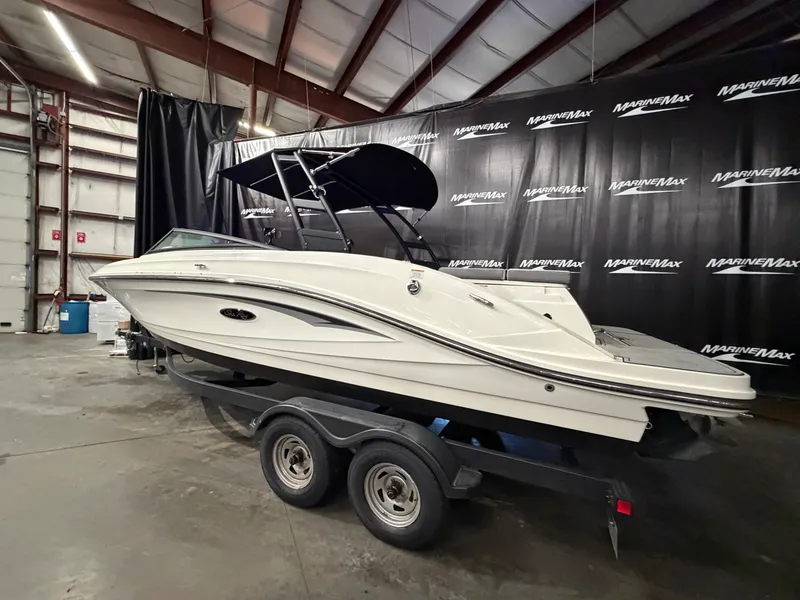 Slide: The Image of Sea Ray SPX 230 2020 - 5