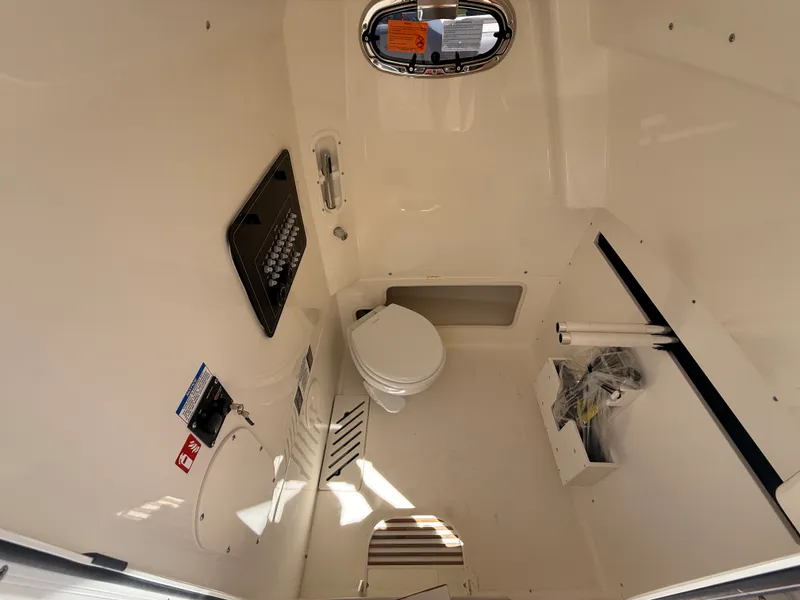 Slide: The Image of Boston Whaler 280 Outrage 2026 - 16