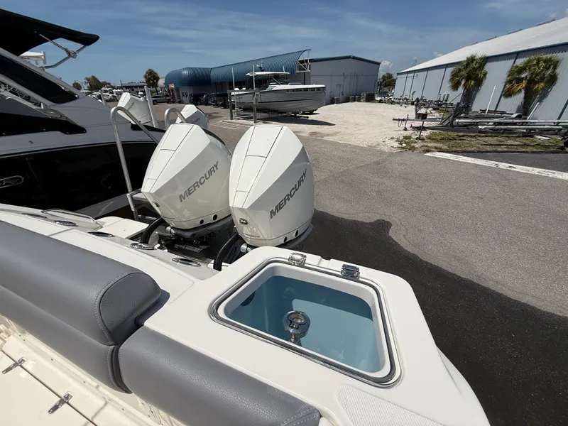 Slide: The Image of Boston Whaler 280 Outrage 2026 - 21
