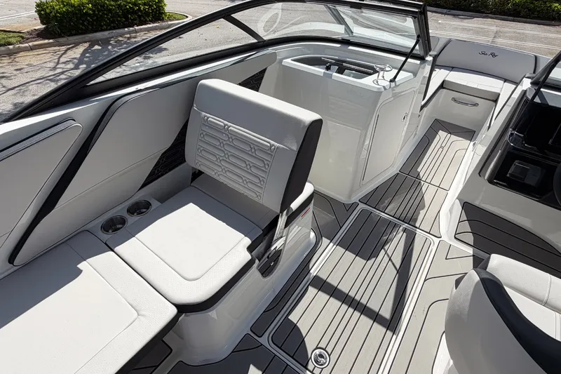 Slide: The Image of Sea Ray SPX 210 Outboard 2026 - 13