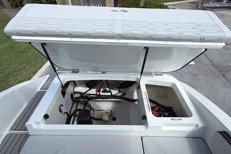 Slide: The Image of Sea Ray SPX 210 Outboard 2026 - 24