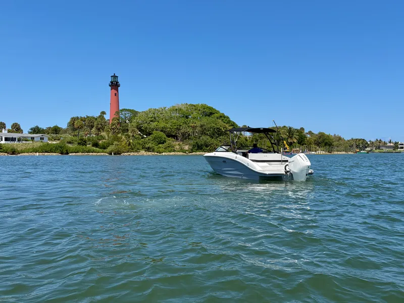 Slide: The Image of Sea Ray SPX 210 Outboard 2026 - 4
