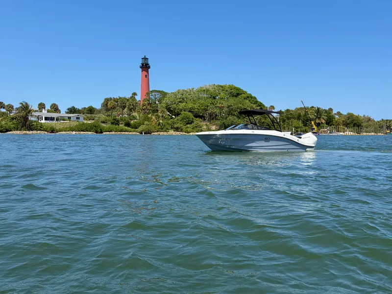 Slide: The Image of Sea Ray SPX 210 Outboard 2026 - 5