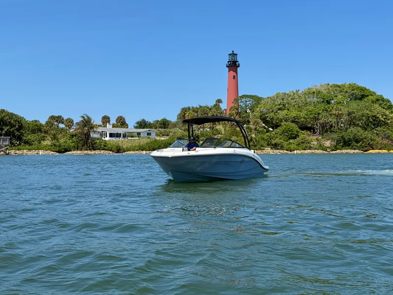 Slide: The Image of Sea Ray SPX 210 Outboard 2026 - 7