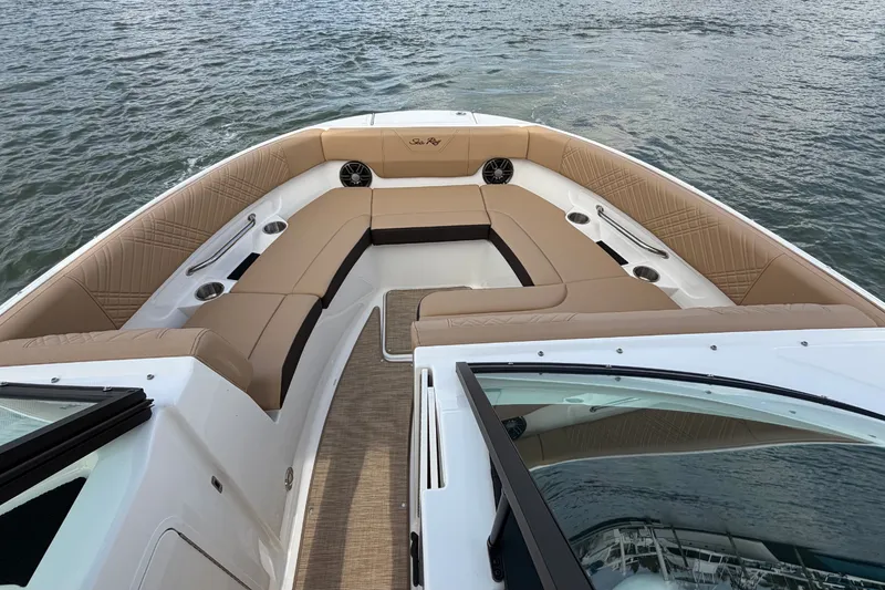 Slide: The Image of Sea Ray SDX 250 Outboard 2026 - 10