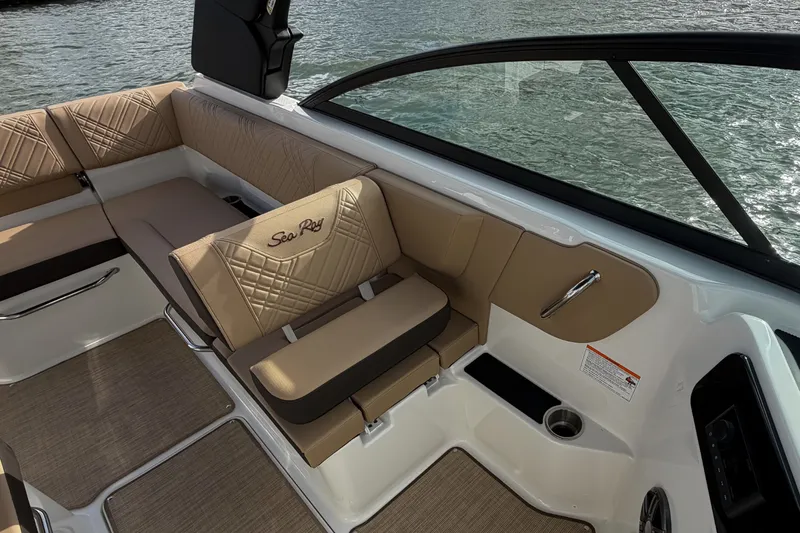 Slide: The Image of Sea Ray SDX 250 Outboard 2026 - 15