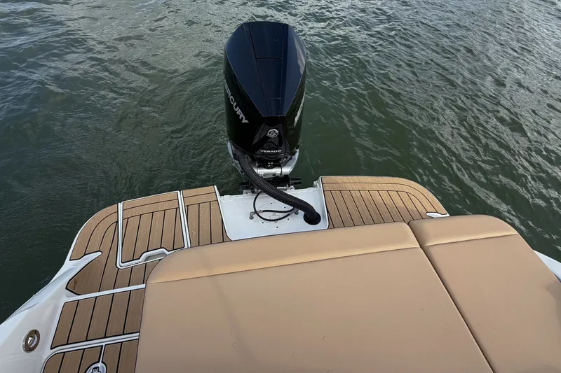 Slide: The Image of Sea Ray SDX 250 Outboard 2026 - 22