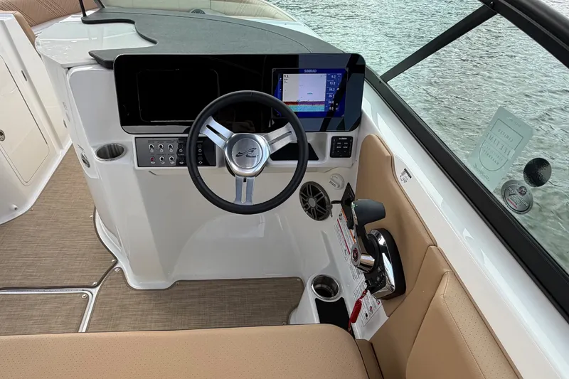 Slide: The Image of Sea Ray SDX 250 Outboard 2026 - 6