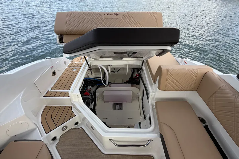 Slide: The Image of Sea Ray SDX 250 Outboard 2026 - 8