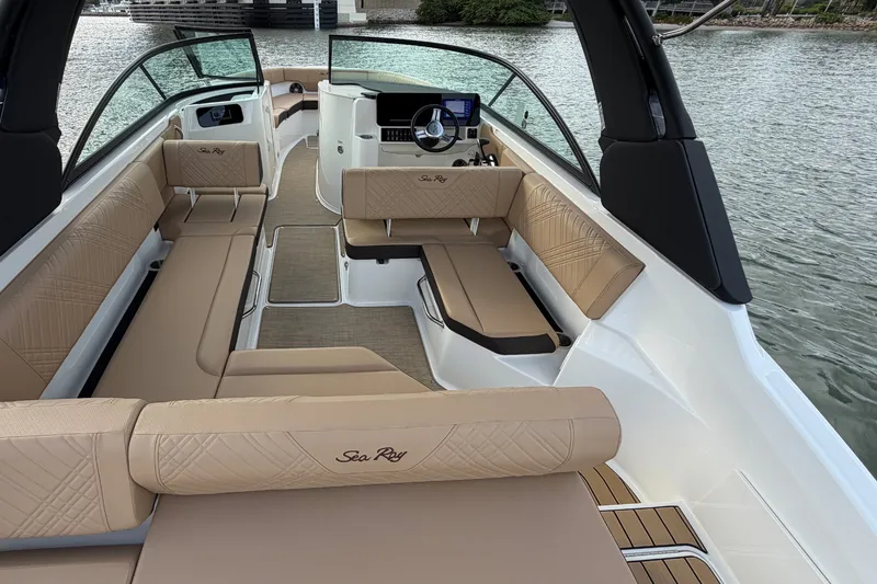 Slide: The Image of Sea Ray SDX 250 Outboard 2026 - 9