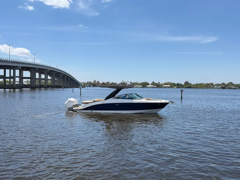 Slide: The Image of Sea Ray SLX 280 Outboard 2026 - 1