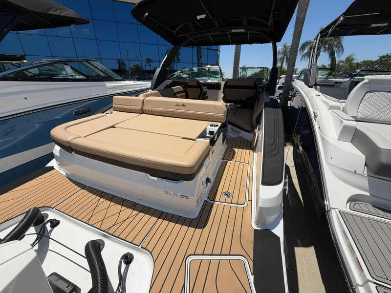 Slide: The Image of Sea Ray SLX 280 Outboard 2026 - 10