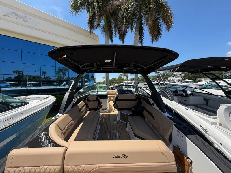 Slide: The Image of Sea Ray SLX 280 Outboard 2026 - 12