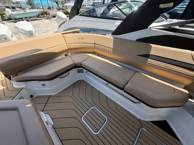 Slide: The Image of Sea Ray SLX 280 Outboard 2026 - 16