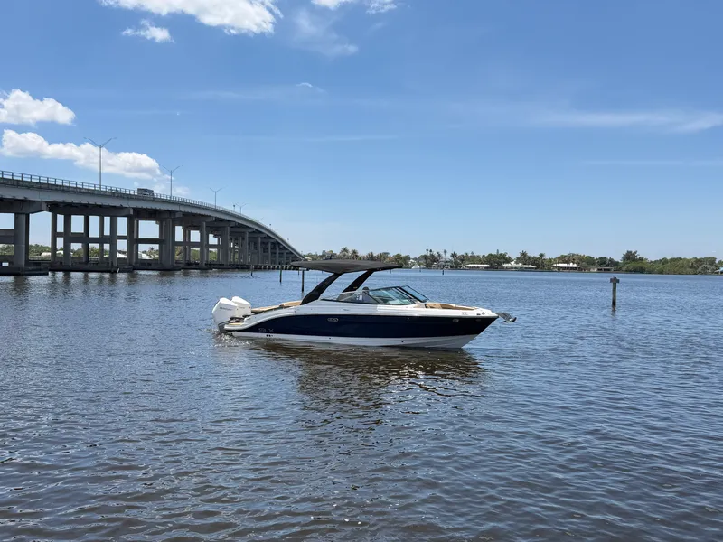 Slide: The Image of Sea Ray SLX 280 Outboard 2026 - 2