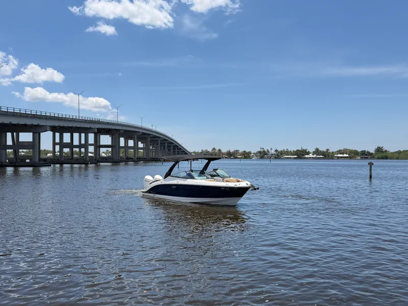 Slide: The Image of Sea Ray SLX 280 Outboard 2026 - 3