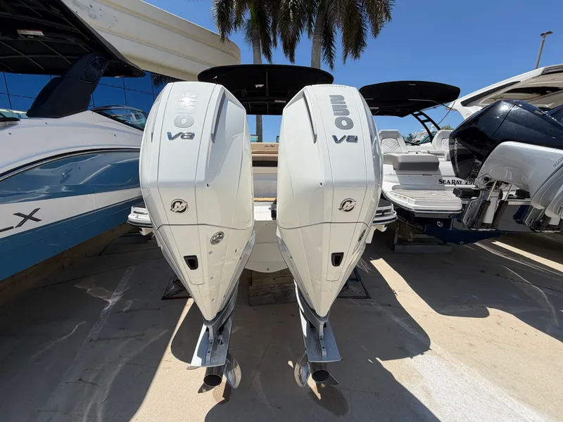 Slide: The Image of Sea Ray SLX 280 Outboard 2026 - 44