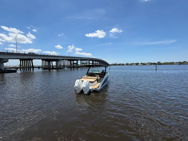 Slide: The Image of Sea Ray SLX 280 Outboard 2026 - 7