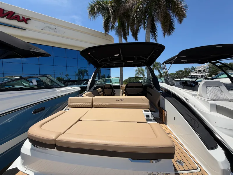Slide: The Image of Sea Ray SLX 280 Outboard 2026 - 9
