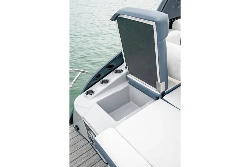 Slide: The Image of Harris Grand Mariner 250 2026 - 26