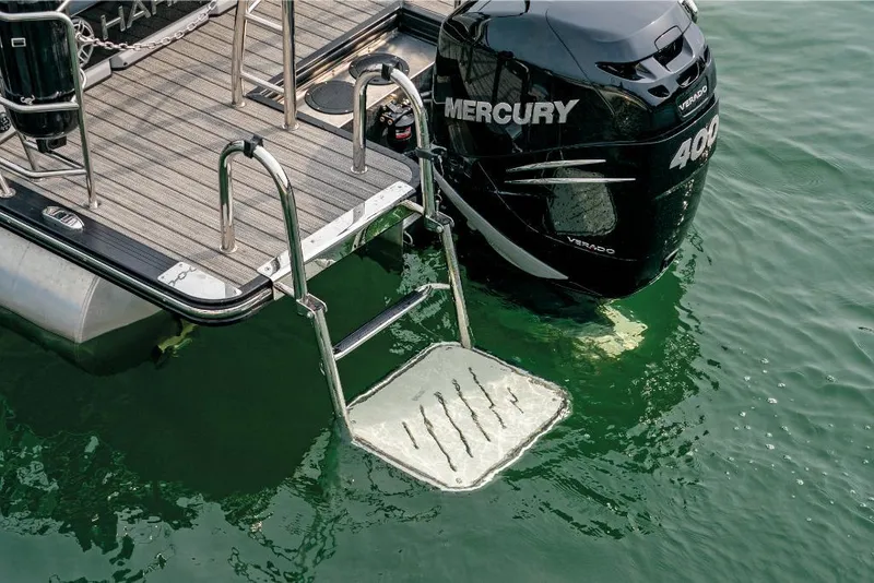 Slide: The Image of Harris Grand Mariner 250 2026 - 28