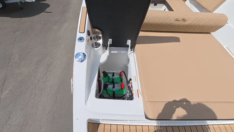 Slide: The Image of Sea Ray SDX 250 Outboard 2026 - 11