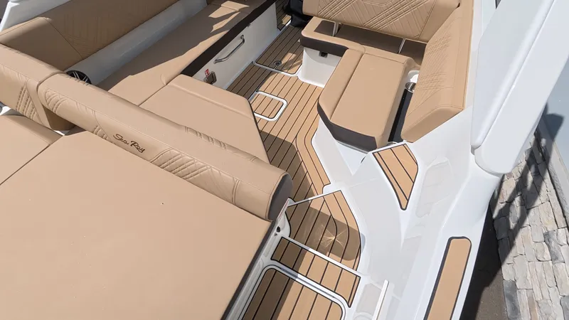 Slide: The Image of Sea Ray SDX 250 Outboard 2026 - 13