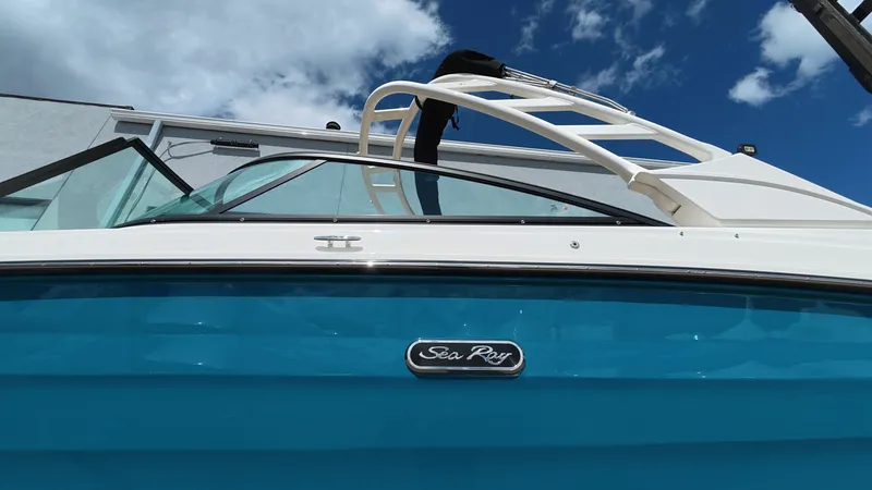 Slide: The Image of Sea Ray SDX 250 Outboard 2026 - 3