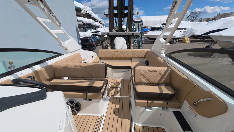 Slide: The Image of Sea Ray SDX 250 Outboard 2026 - 36