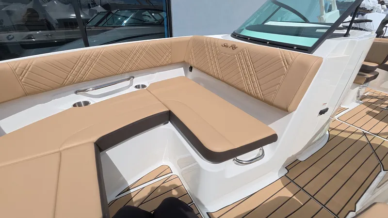 Slide: The Image of Sea Ray SDX 250 Outboard 2026 - 46