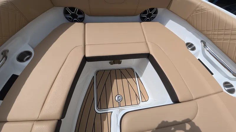 Slide: The Image of Sea Ray SDX 250 Outboard 2026 - 47