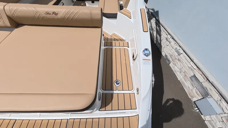 Slide: The Image of Sea Ray SDX 250 Outboard 2026 - 9
