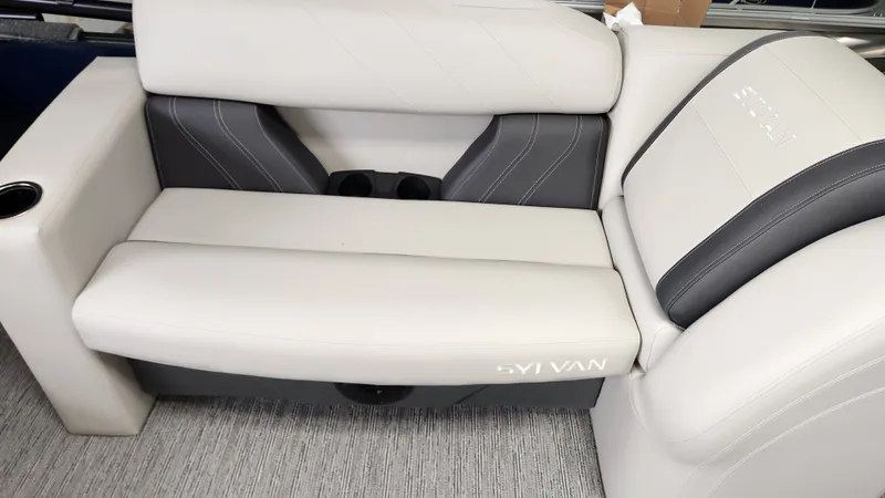 Slide: The Image of Sylvan Mirage 8520 Party Fish 2026 - 36