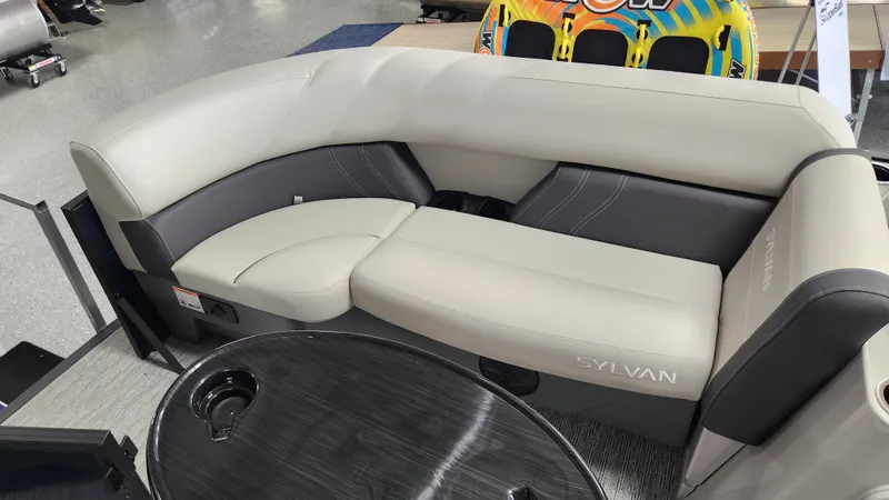 Slide: The Image of Sylvan Mirage 8520 Party Fish 2026 - 42