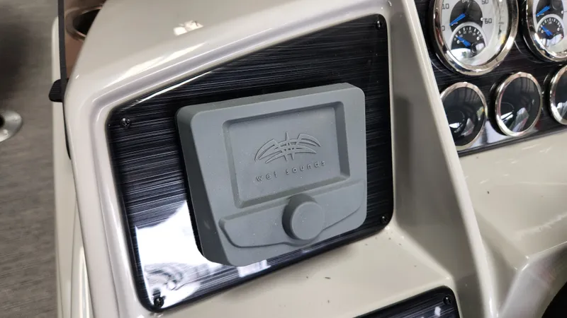 Slide: The Image of Sylvan Mirage 8520 Party Fish 2026 - 28