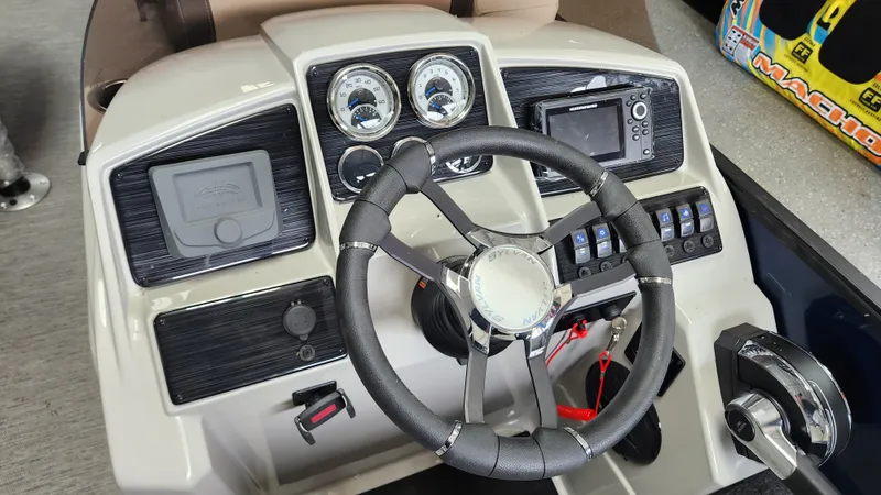 Slide: The Image of Sylvan Mirage 8520 Party Fish 2026 - 25