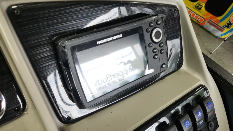 Slide: The Image of Sylvan Mirage 8520 Party Fish 2026 - 31