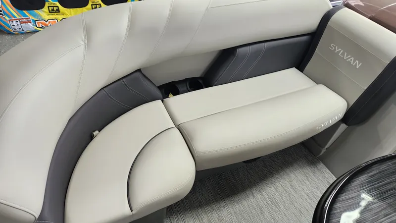 Slide: The Image of Sylvan Mirage 8520 Party Fish 2026 - 13