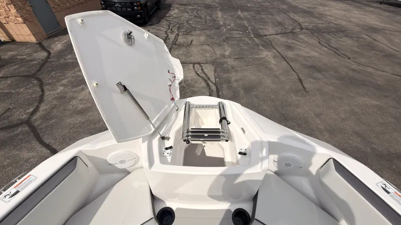Slide: The Image of Yamaha AR220 2026 - 37