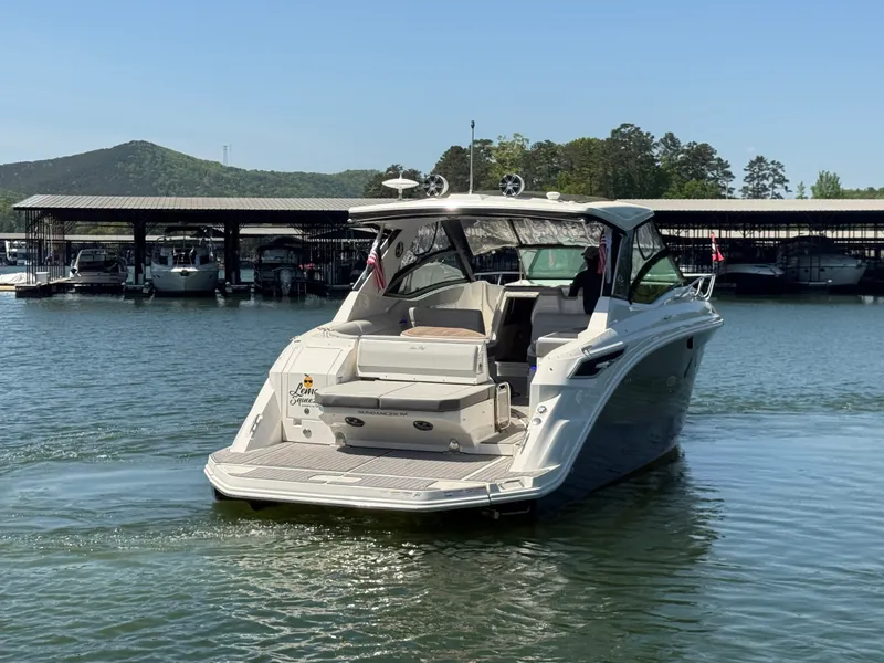 Slide: The Image of Sea Ray 320 SUNDANCER 2021 - 14