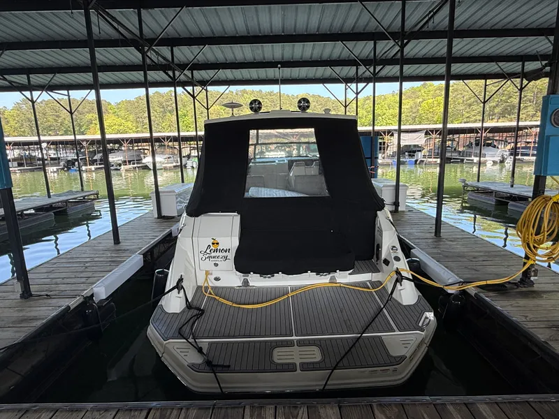 Slide: The Image of Sea Ray 320 SUNDANCER 2021 - 23