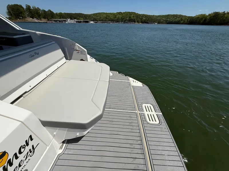 Slide: The Image of Sea Ray 320 SUNDANCER 2021 - 27