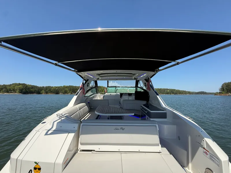 Slide: The Image of Sea Ray 320 SUNDANCER 2021 - 29
