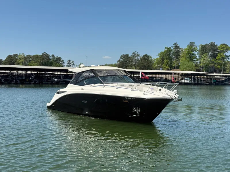 Slide: The Image of Sea Ray 320 SUNDANCER 2021 - 6