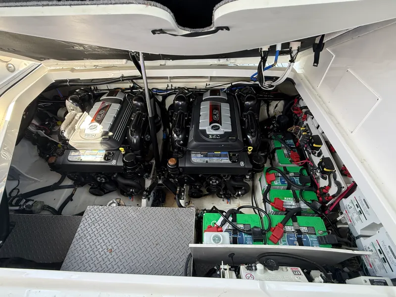 Slide: The Image of Sea Ray 320 SUNDANCER 2021 - 78