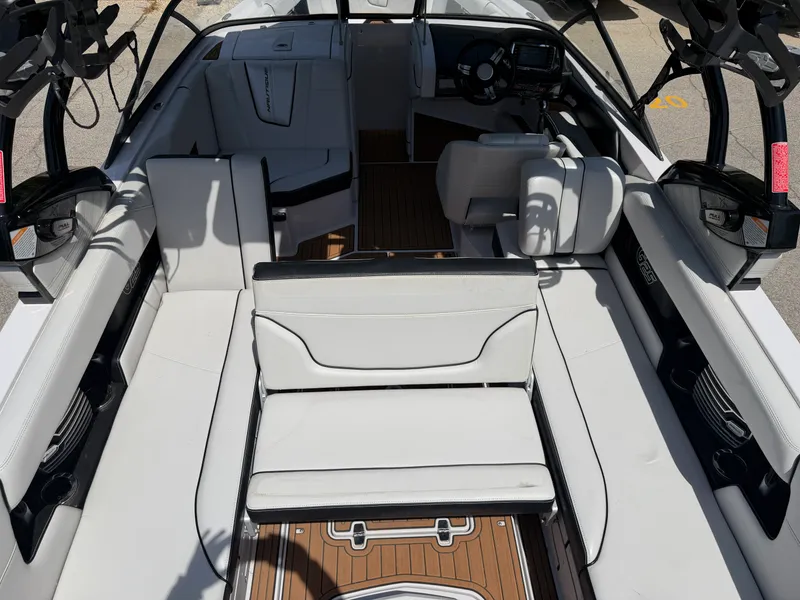Slide: The Image of Nautique Super Air Nautique G25 2015 - 10