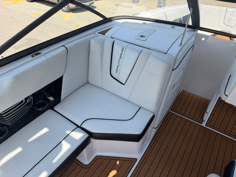 Slide: The Image of Nautique Super Air Nautique G25 2015 - 12