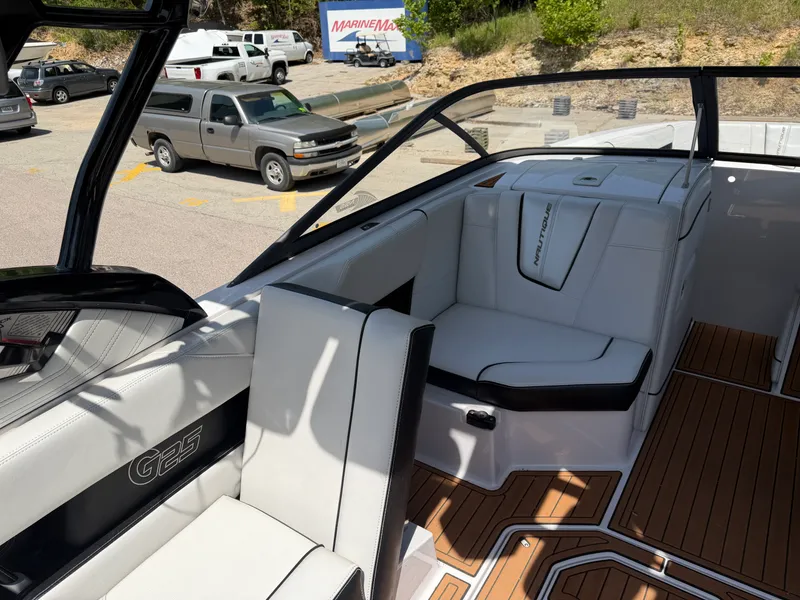 Slide: The Image of Nautique Super Air Nautique G25 2015 - 13