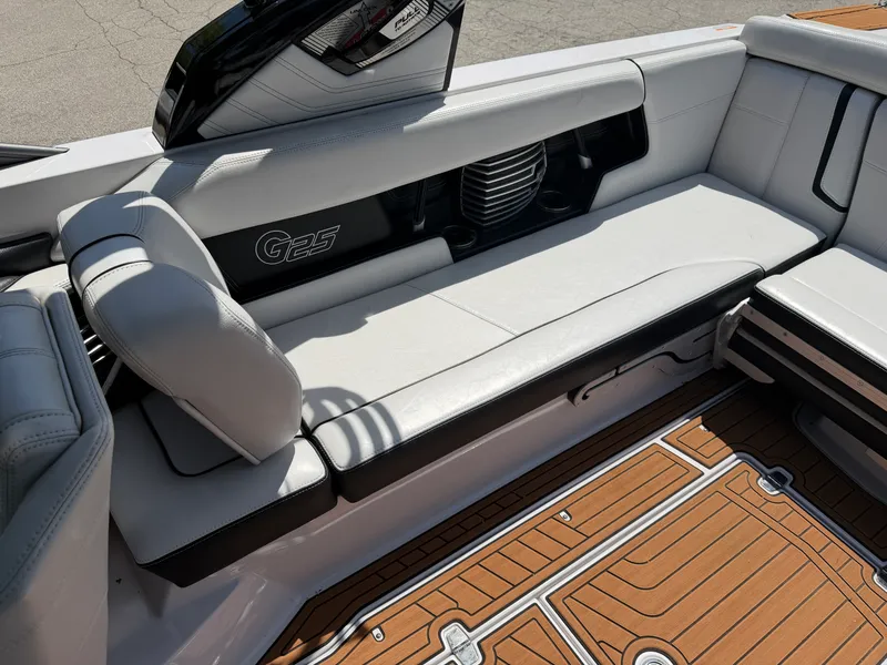 Slide: The Image of Nautique Super Air Nautique G25 2015 - 18