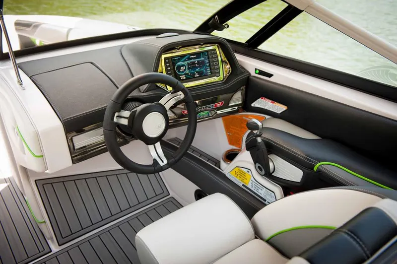 Slide: The Image of Nautique Super Air Nautique G25 2015 - 4